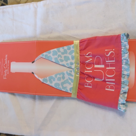 Design Party Couture Bottle Attire - Picture 4 of 4